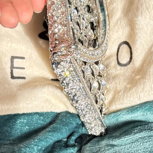 Besso Silver Snakeskin Crystal Evening Clutch – Elizabeth Taylor Design - Picture 7 of 11